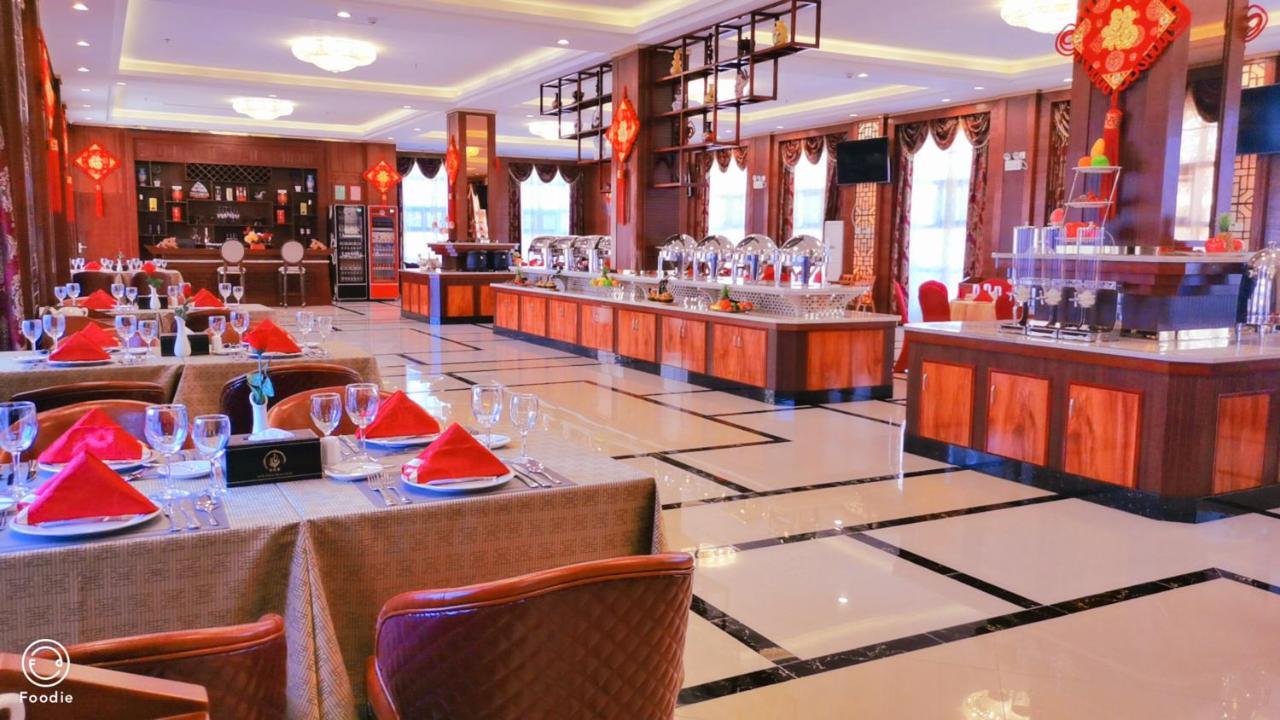 Golden Peacock Hotel Blantyre Buitenkant foto