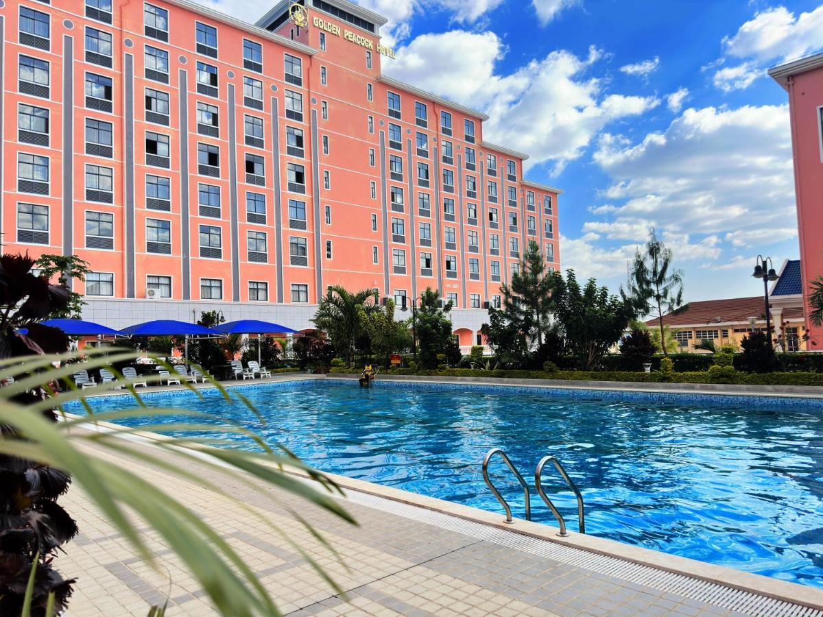 Golden Peacock Hotel Blantyre Buitenkant foto